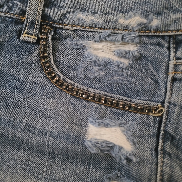 American Eagle 100 Percent Cotton Mid Rise Distressed Shorts Size 0 - Picture 7 of 15